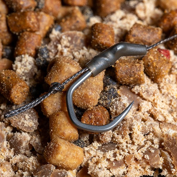 Nash Solid Bag Rig 8 Szakáll Nélküli, Füles Előkötött Horog 3db