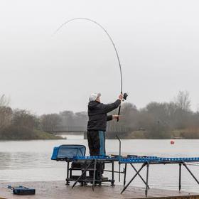 A Távdobás Új Dimenziója: Preston Monster XTR Pro Feeder Botok Részletes Bemutatója