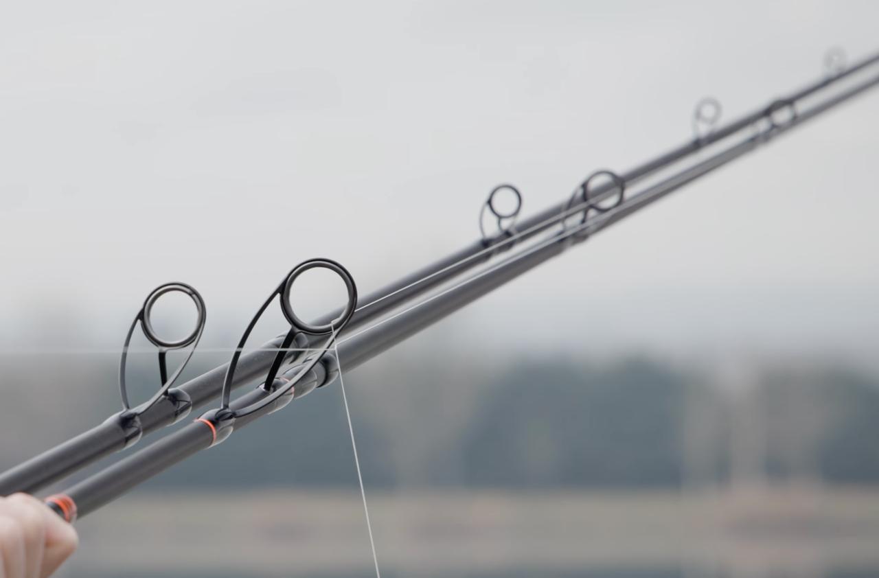 Horgász akcióban a Benzár Mix Method Lake LC távdobó bottal